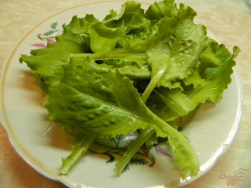 Фото приготовление рецепта: Свекольный салат с сыром и ореховой заправкой шаг №2