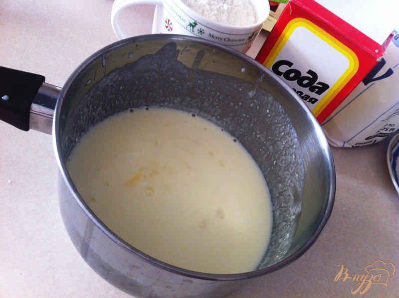 Фото приготовление рецепта: Пышные оладьи с сахарной пудрой шаг №1