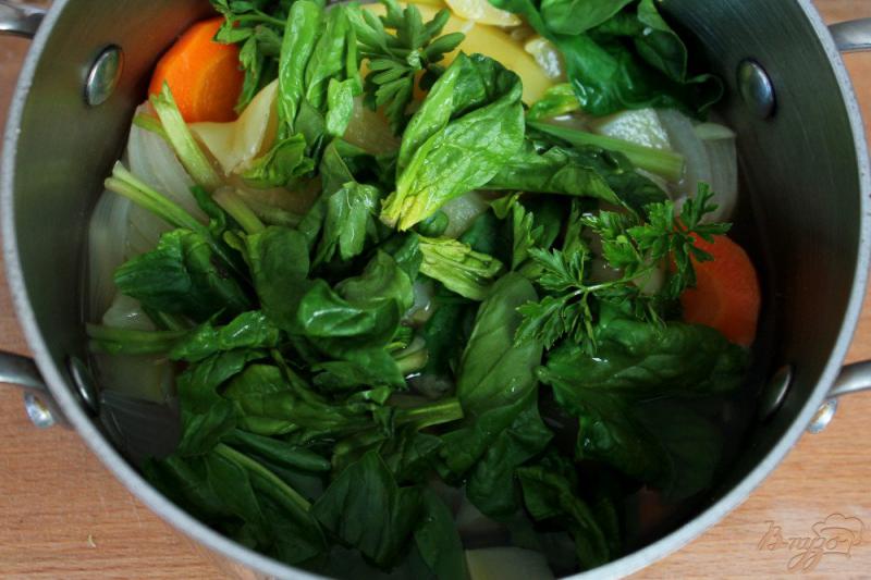 Фото приготовление рецепта: Суп пюре со шпинатом и сливками шаг №6