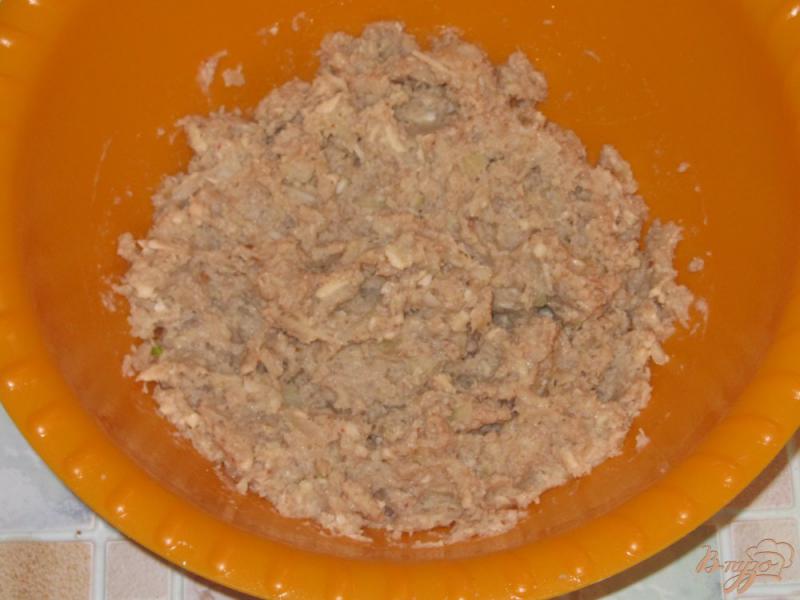Фото приготовление рецепта: Котлеты «Нежные» из сазана с сыром шаг №7