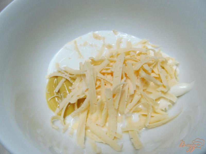 Фото приготовление рецепта: Овощной салат под соусом из кефира шаг №2