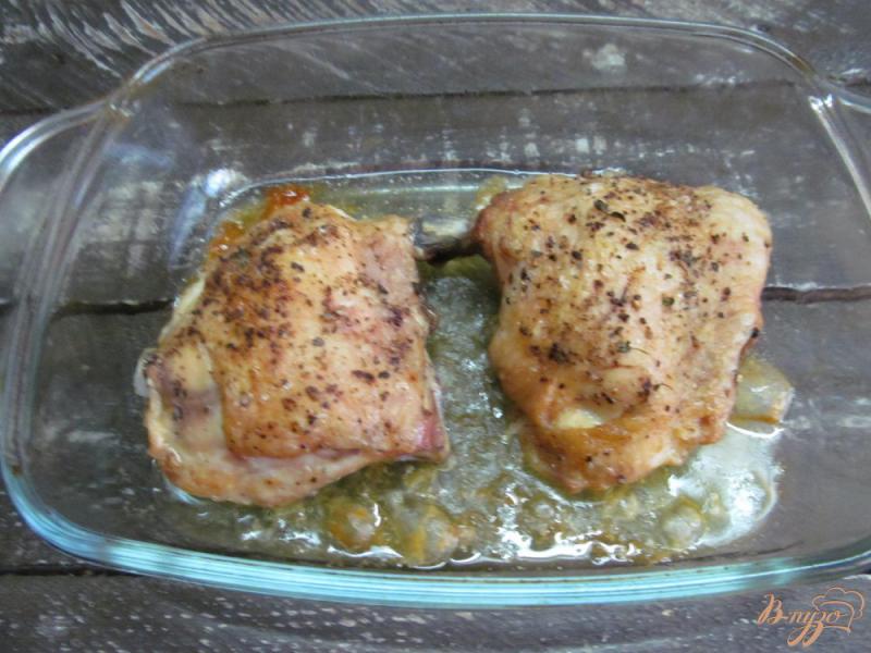 Фото приготовление рецепта: Запеченные куриные бедра шаг №2