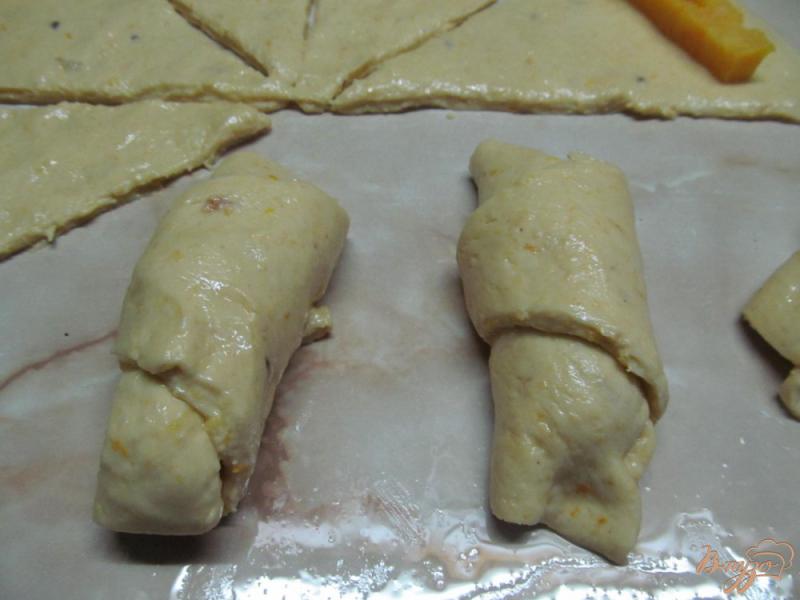 Фото приготовление рецепта: Тыквенные булочки с апельсином шаг №5