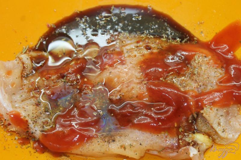 Фото приготовление рецепта: Куриное филе гриль в чили соусе шаг №3