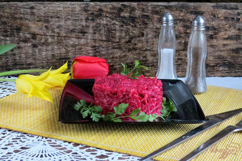 Фото приготовление рецепта: Салат со свеклой и маринованным имбирём шаг №6