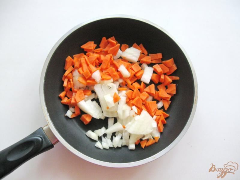 Фото приготовление рецепта: Овощной суп с молодой капустой шаг №2