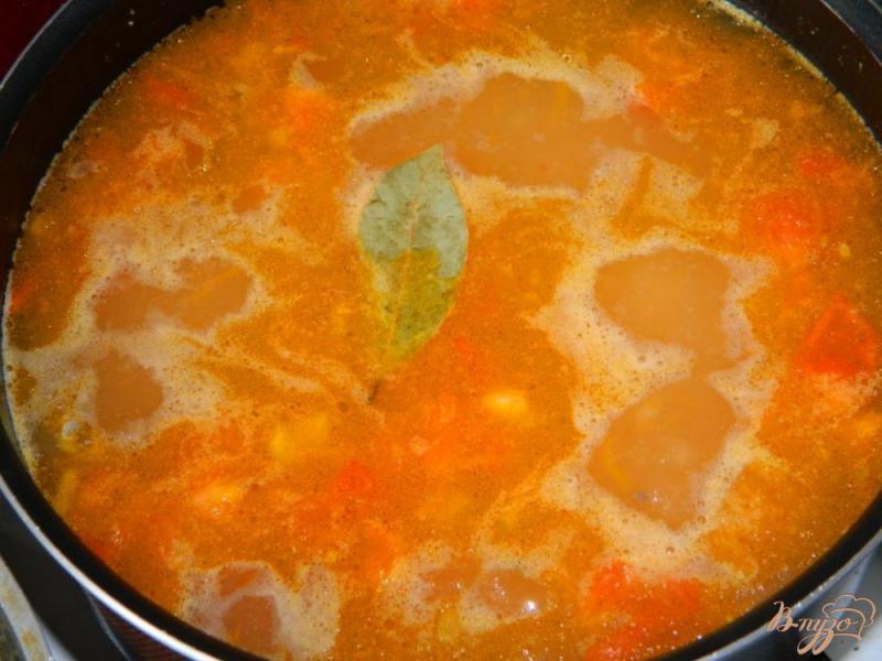 Фото приготовление рецепта: Суп с булгуром и помидорами шаг №5