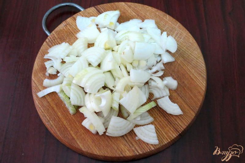 Фото приготовление рецепта: Куриные желудочки с овощами и лапшой шаг №3