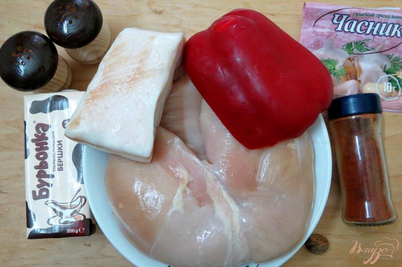Фото приготовление рецепта: Куриная варёная колбаса с болгарским перцем шаг №1