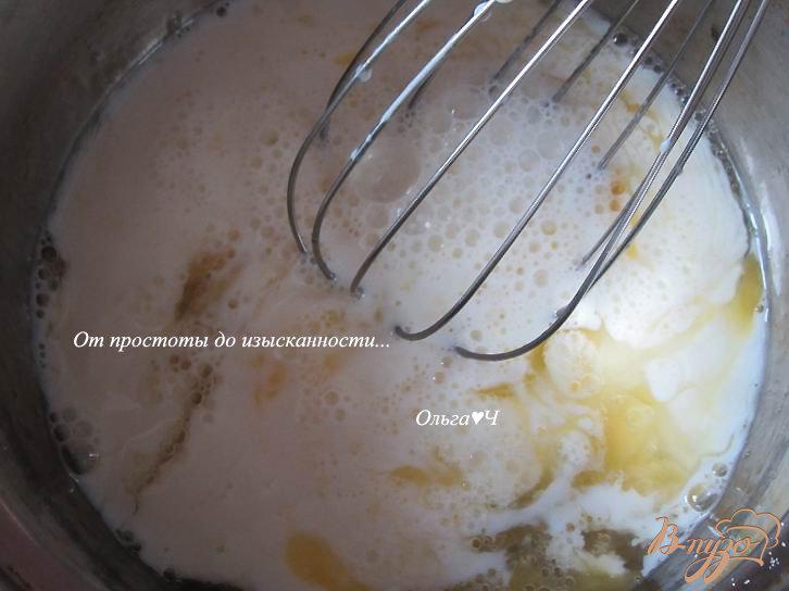 Фото приготовление рецепта: Заливной пирог с творогом и сыром шаг №1