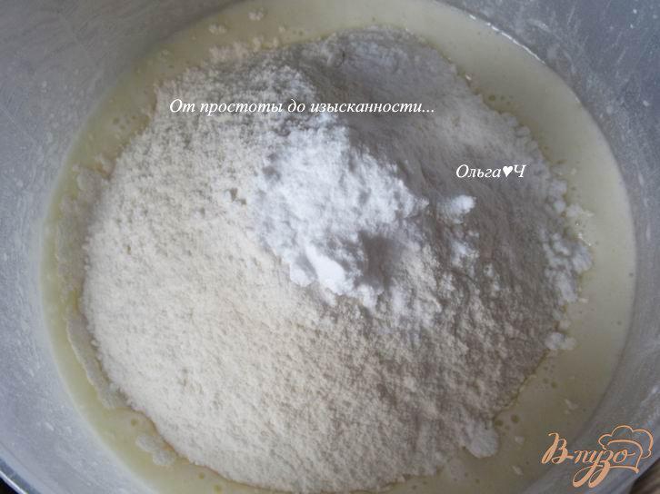 Фото приготовление рецепта: Йогуртовый кекс с белым шоколадом шаг №2