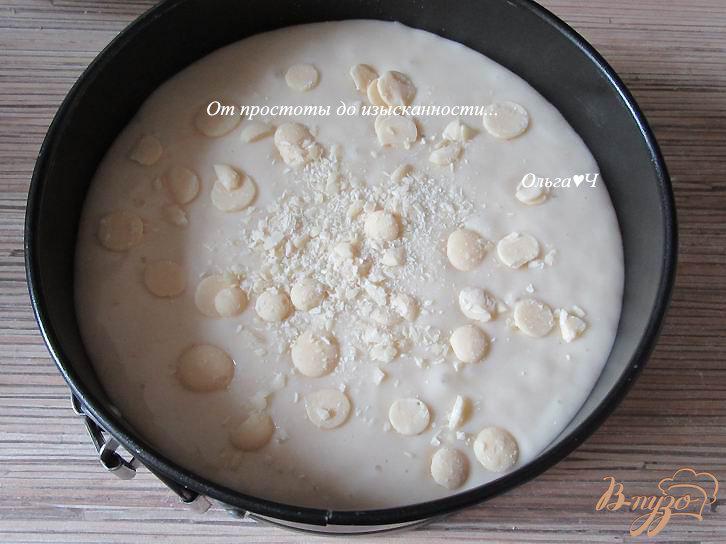 Фото приготовление рецепта: Йогуртовый кекс с белым шоколадом шаг №4