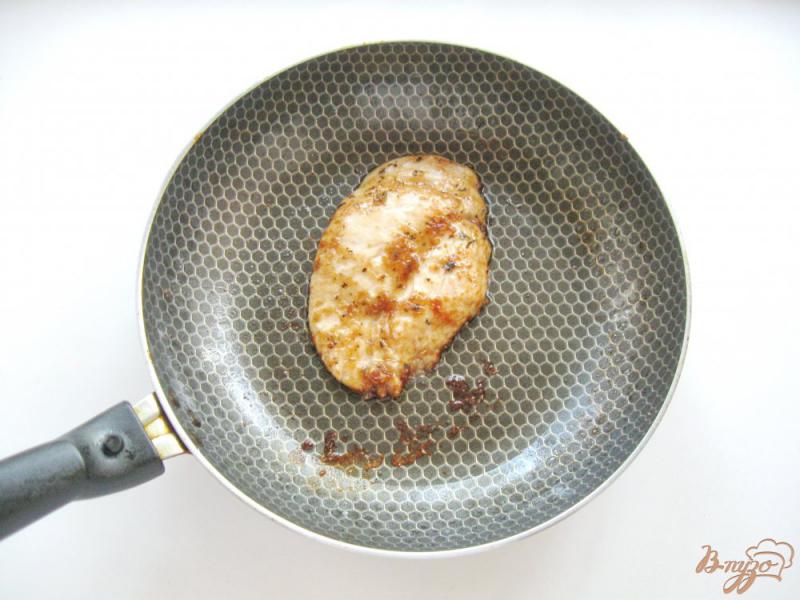 Фото приготовление рецепта: Отбивные из курицы в соевом соусе шаг №6
