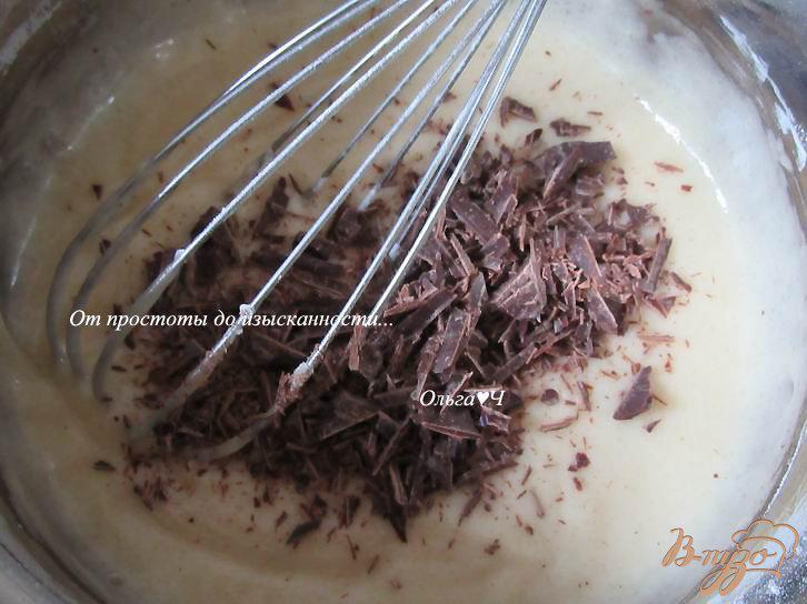 Фото приготовление рецепта: Кексы с темным шоколадом шаг №3