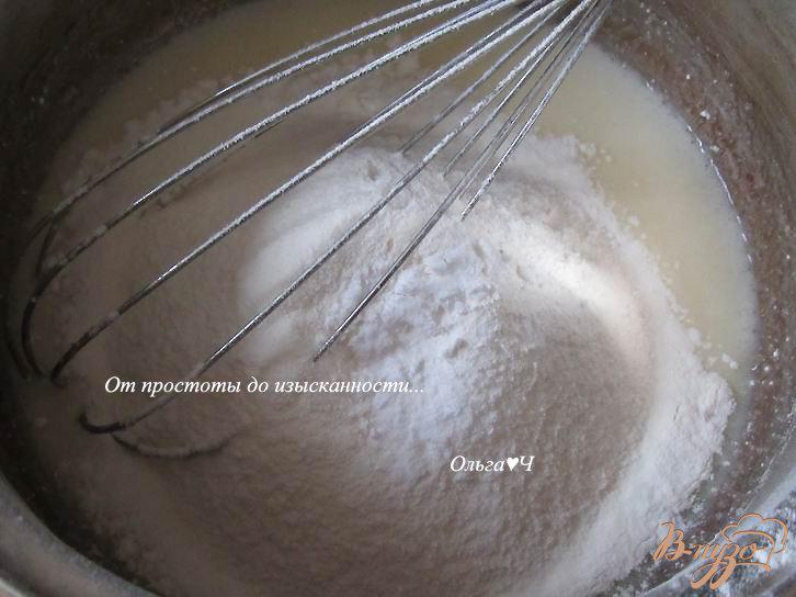 Фото приготовление рецепта: Кексы с темным шоколадом шаг №2