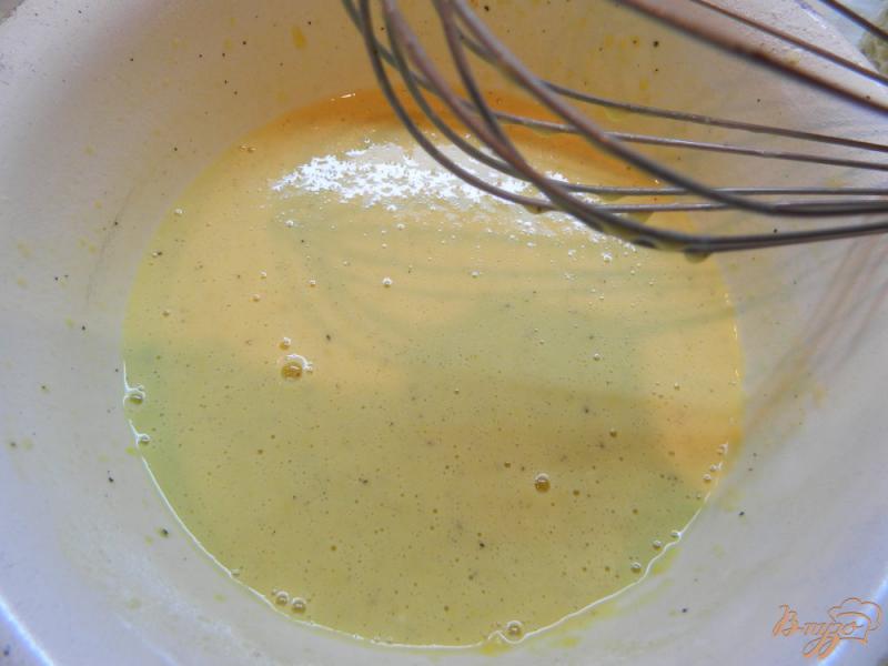 Фото приготовление рецепта: Закуска из вафельных коржей с фаршем в кляре шаг №2