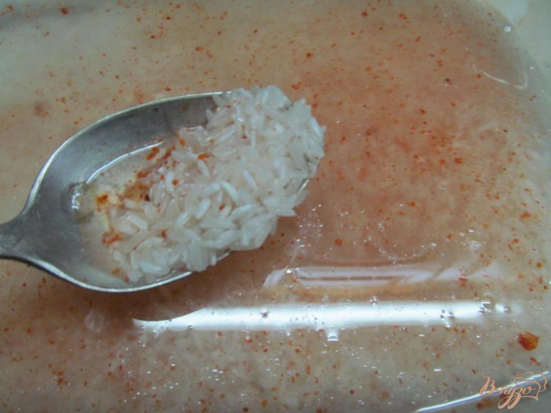 Фото приготовление рецепта: Куриные бедра запеченные с рисом шаг №1