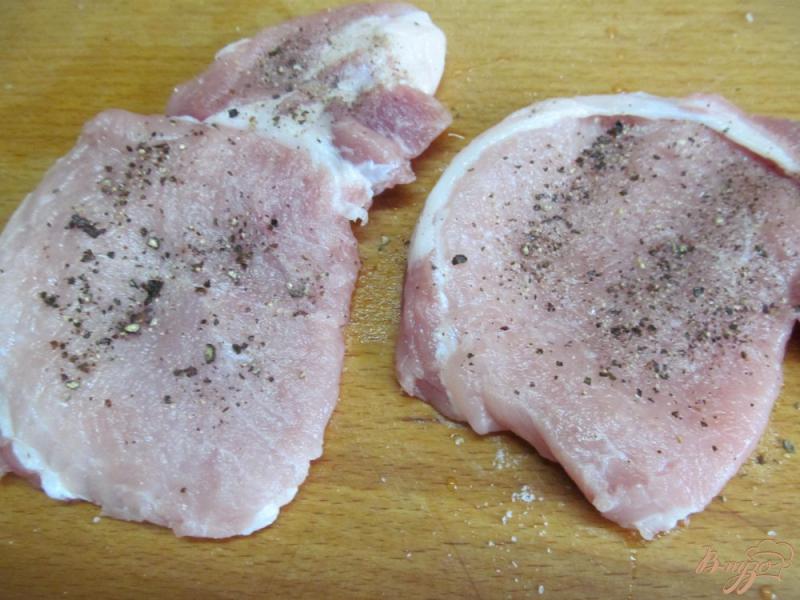 Фото приготовление рецепта: Жареный свиной стейк под сливочно-горчичным соусом шаг №1