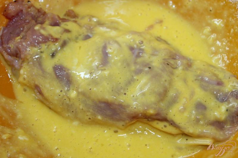 Фото приготовление рецепта: Фаршированное куриное филе ветчиной, помидорами и сыром шаг №4