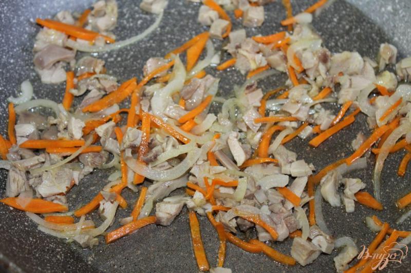 Фото приготовление рецепта: Отварной рис с куриным филе в соевом соусе шаг №2