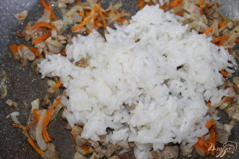 Фото приготовление рецепта: Отварной рис с куриным филе в соевом соусе шаг №3