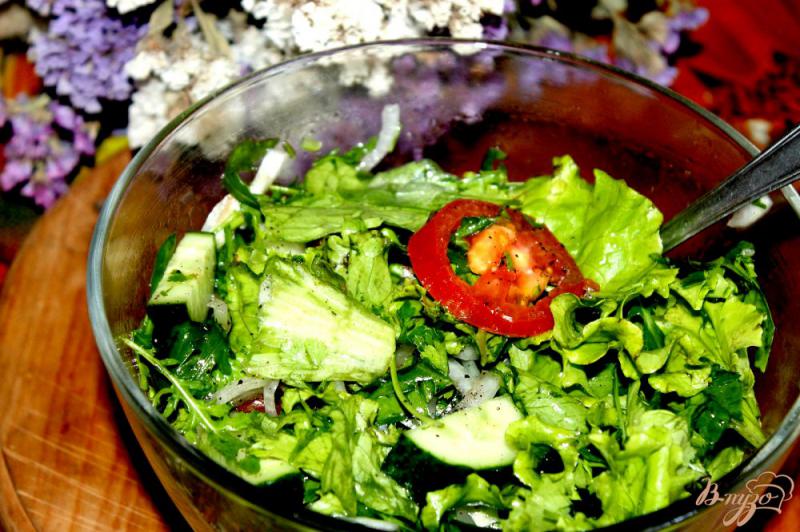 Фото приготовление рецепта: Зеленый салат с сельдереем и овощами шаг №6