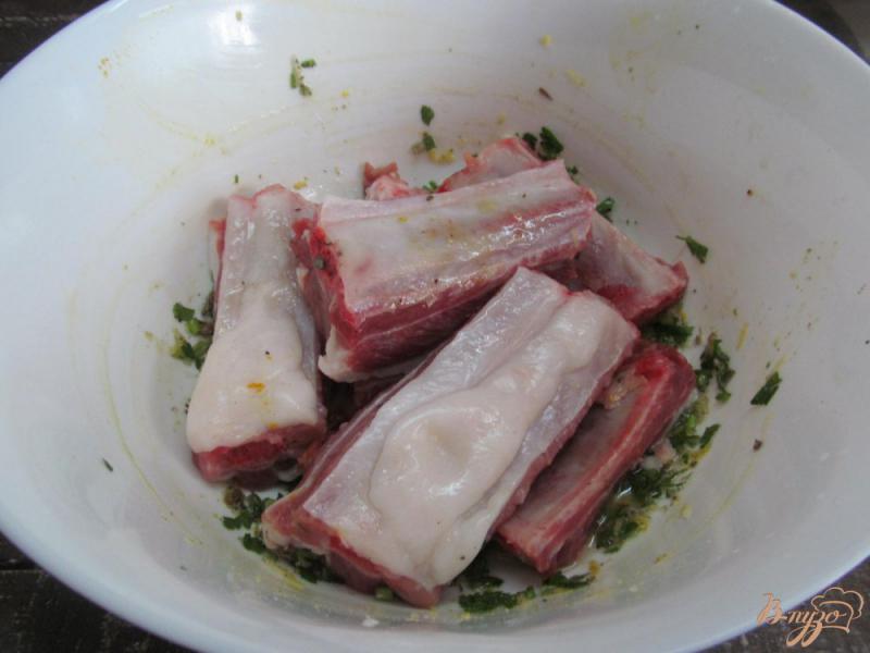 Фото приготовление рецепта: Запеченные свиные ребрышки шаг №2