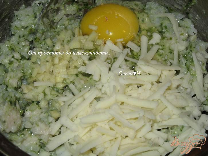 Фото приготовление рецепта: Заливной пирог с курицей, рисом и шпинатом шаг №3