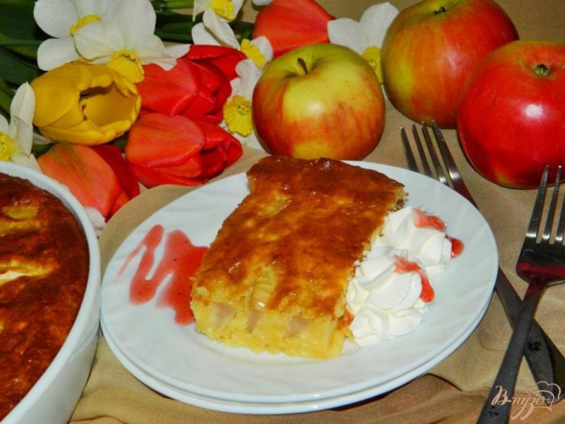 Фото приготовление рецепта: Творожная запеканка с яблоками шаг №5