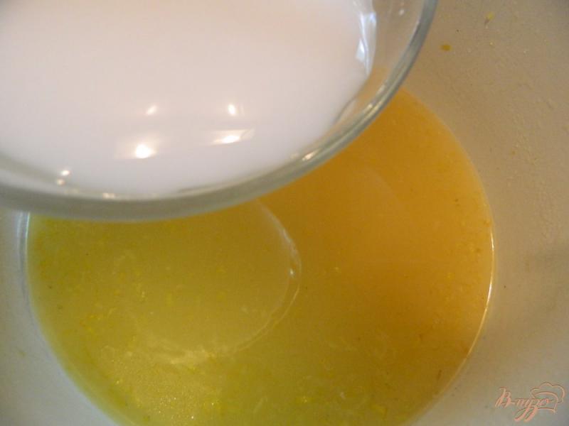 Фото приготовление рецепта: Торт с лимонной прослойкой и творожным кремом шаг №8