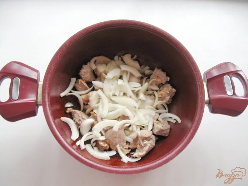 Фото приготовление рецепта: Свинина в пикантном соусе шаг №3