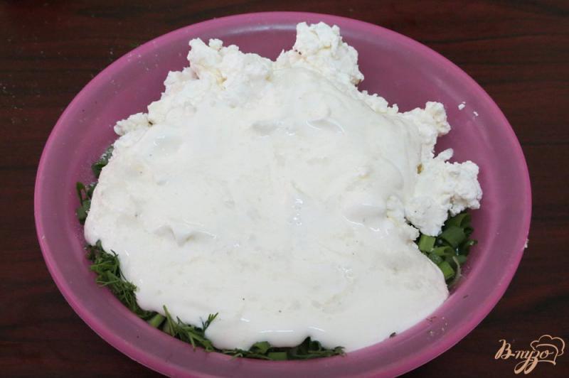 Фото приготовление рецепта: Салат из творога с зелёным луком шаг №5