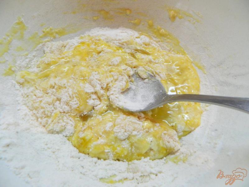 Фото приготовление рецепта: Восточная сладость с медовым сиропом шаг №2