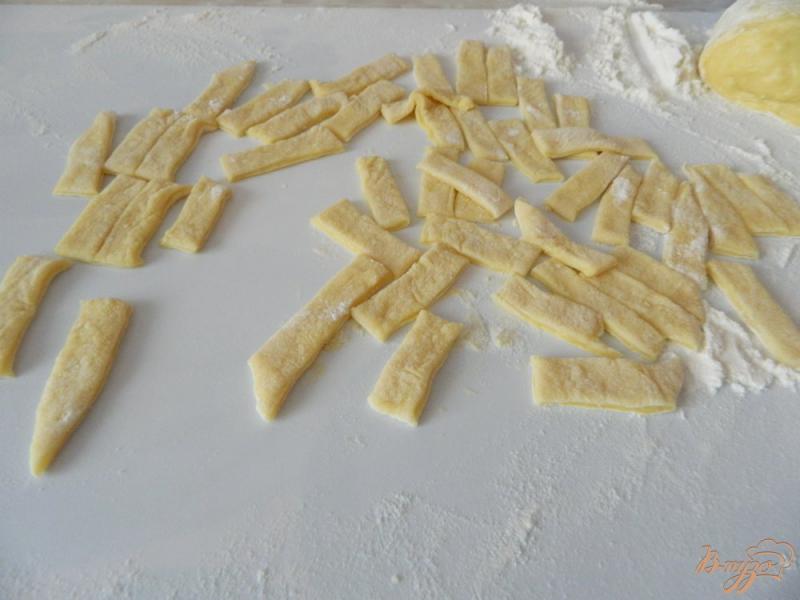 Фото приготовление рецепта: Восточная сладость с медовым сиропом шаг №5