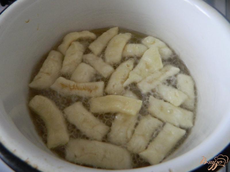 Фото приготовление рецепта: Восточная сладость с медовым сиропом шаг №6
