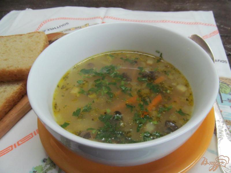 Фото приготовление рецепта: Суп с пшеном грибами и брокколи шаг №7
