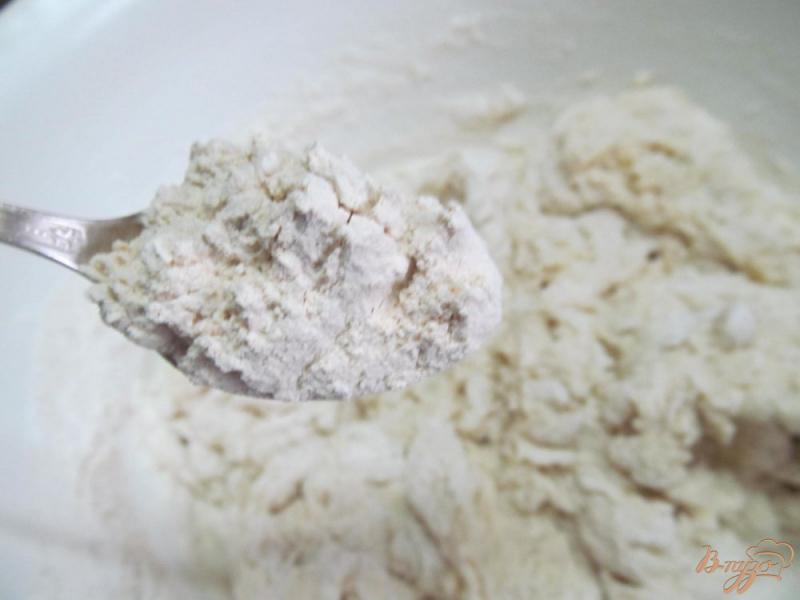Фото приготовление рецепта: Чесночный белый хлеб шаг №3