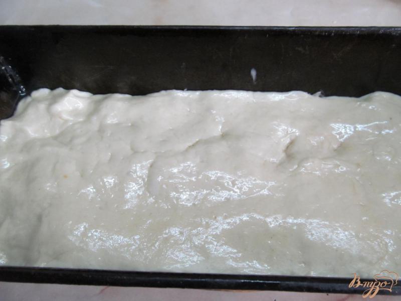 Фото приготовление рецепта: Чесночный белый хлеб шаг №5