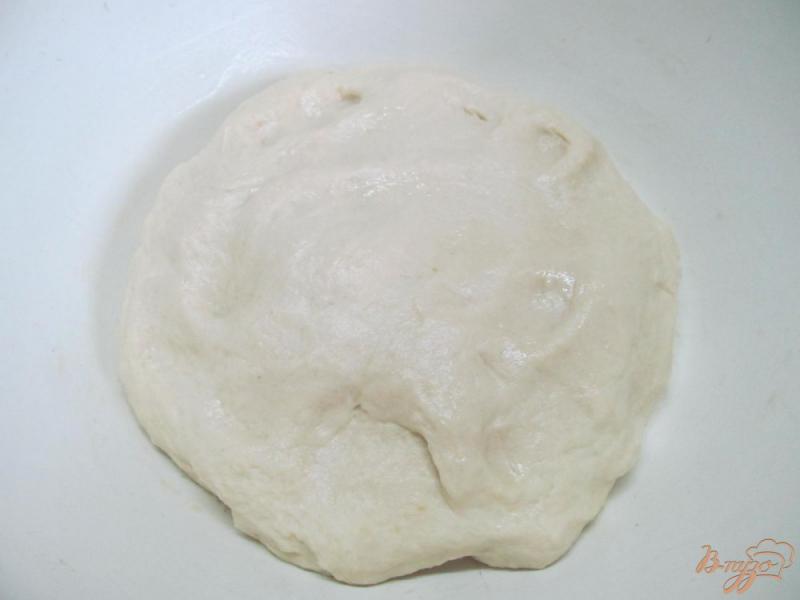 Фото приготовление рецепта: Чесночный белый хлеб шаг №4
