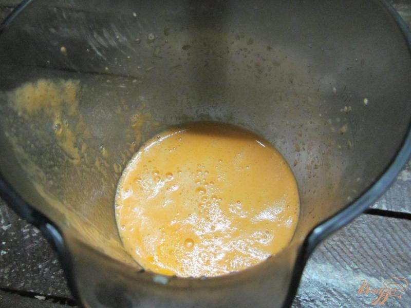 Фото приготовление рецепта: Фреш из яблока имбиря мяты моркови шаг №3
