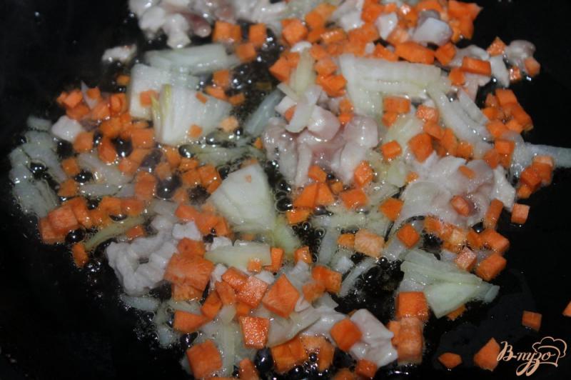 Фото приготовление рецепта: Сливочный суп со свининой шаг №2