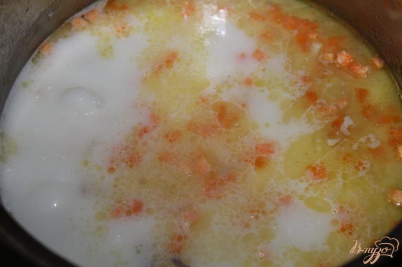 Фото приготовление рецепта: Сливочный суп со свининой шаг №4