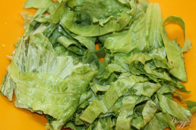 Фото приготовление рецепта: Свежий салат с овощами и плавленным сыром шаг №1