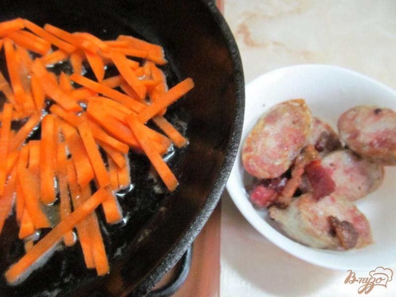 Фото приготовление рецепта: Жареные овощи по-итальянски с куриными колбасками шаг №2
