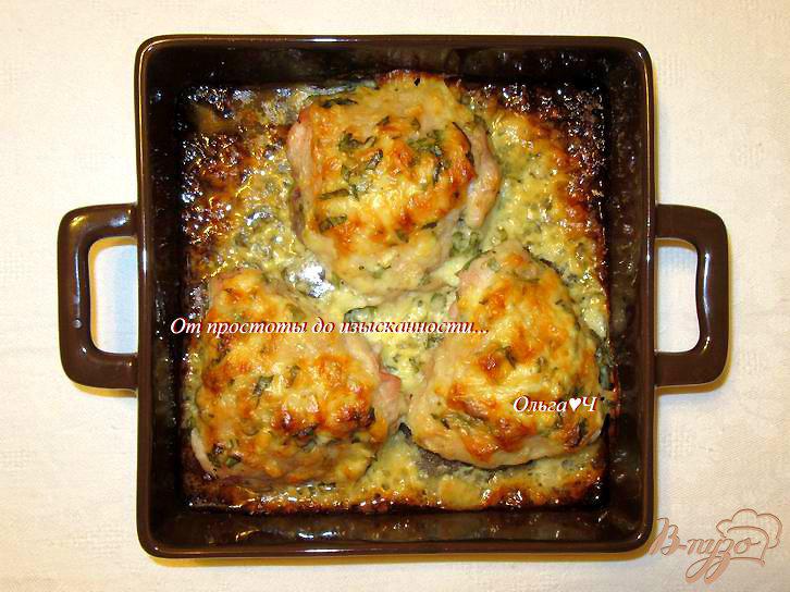 Фото приготовление рецепта: Курица в сырном соусе с чесноком шаг №4