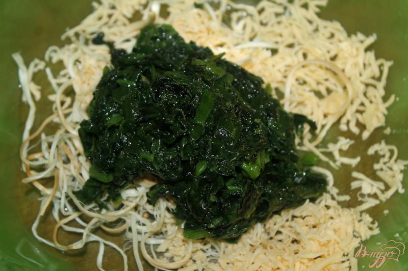 Фото приготовление рецепта: Лаваш со шпинатом и сыром на мангале шаг №4