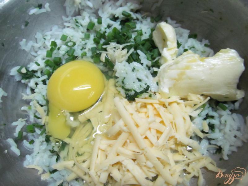 Фото приготовление рецепта: Рисовая запеканка со шпинатом шаг №4