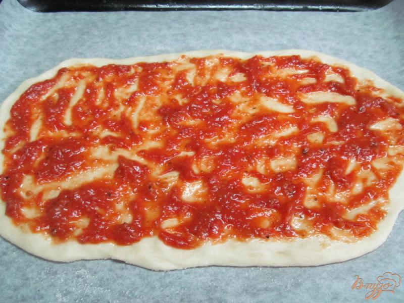 Фото приготовление рецепта: Пицца с тыквой и сыром с плесенью шаг №4
