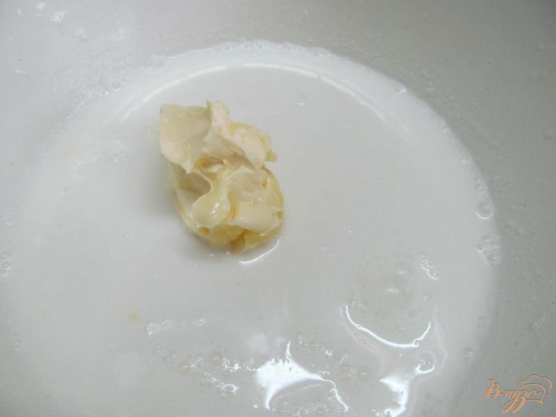 Фото приготовление рецепта: Чесночные пышки на молоке шаг №1