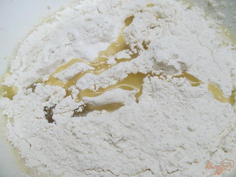 Фото приготовление рецепта: Чесночные пышки на молоке шаг №3